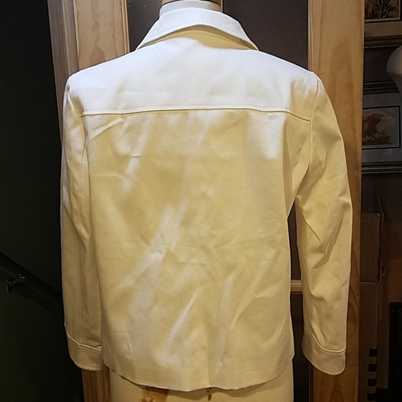 White jacket - Picture 4 of 4